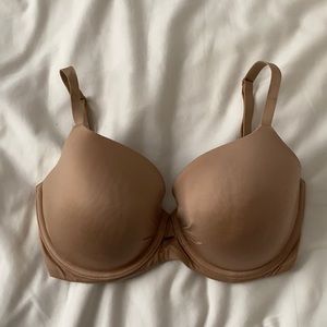 Victoria’s Secret lined Demi 32DDD 32F bra